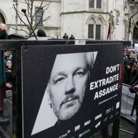 EU reclama la extradición de Assange porque "puso vidas en peligro" al filtrar documentos