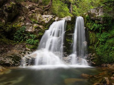 Polémica en Villa La Angostura por las tarifas para ingresar a la Cascada Inacayal