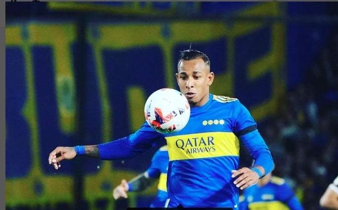 El delantero colombiano, Sebastián Villa