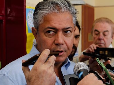 Balotaje: Figueroa emitió su voto y sostuvo que esta elección "está en manos del pueblo"