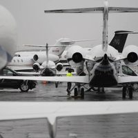 Si Taylor Swift quiere llegar al Super Bowl, necesitará espacio para estacionar su jet