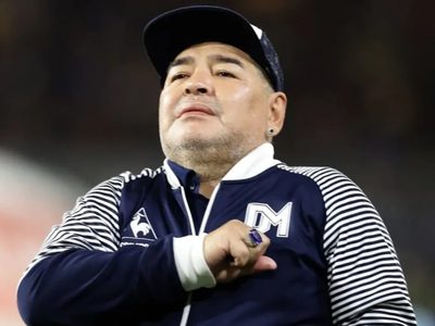 Juicio por la muerte de Maradona: declara un médico cercano a Víctor Stinfale