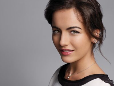 Para el recuerdo: Camille Belle luce “celestial” en este atuendo de una firma francesa