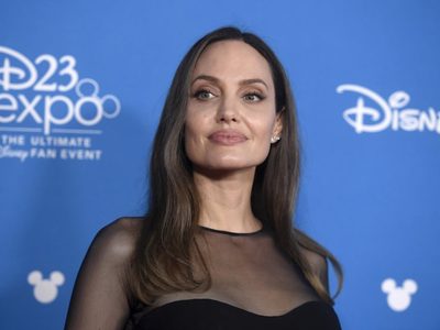 ¡No tiene consuelo! La razón por la que Angelina Jolie no puede dejar de llorar. ¿Fue Brad Pitt?