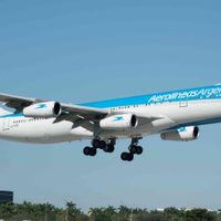 Un vuelo de repatriación de Aerolíneas Argentinas tuvo que regresar por una emergencia técnica