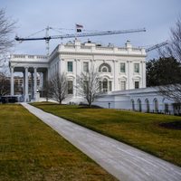 Trump califica de “ridícula” la demanda contra el salón de baile de la Casa Blanca