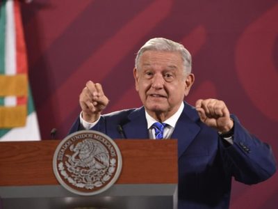 AMLO agradece a Beatriz Gutiérrez y a sus hijos por no buscar un cargo en el gobierno