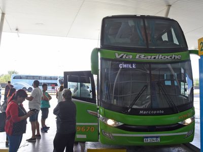 Pasajeros varados en la ETON reclaman a la empresa Vía Bariloche