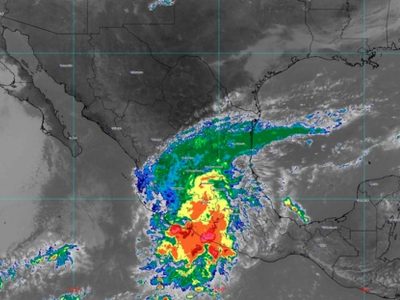 Huracán "Rick" se degrada a categoría 1