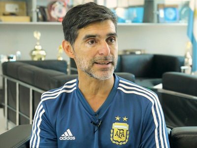 De la cancha a preferir un bajo perfil: qué es de la vida de Roberto Ayala a sus 51 años