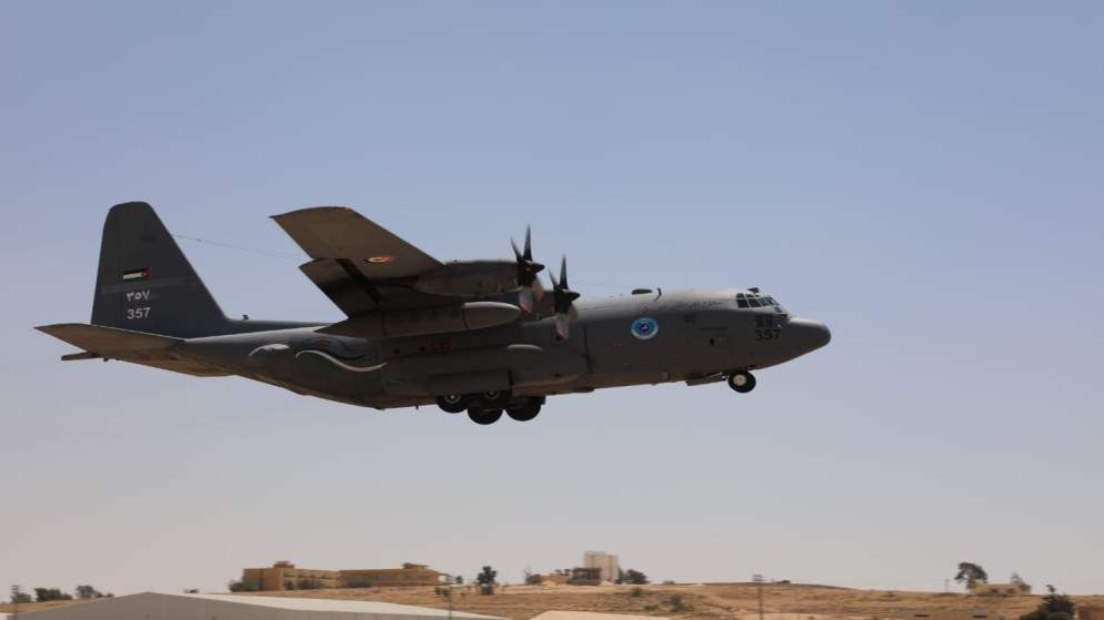 Fuerzas armadas de Jordania envían ayuda humanitaria para gaza en aviones