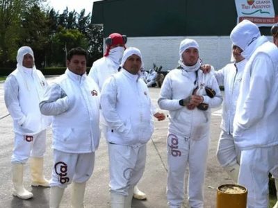 Los trabajadores de Granja Tres Arroyos paralizan la actividad por salarios impagos