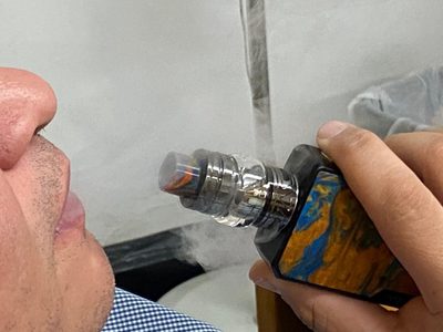 AMLO prohíbe la importación de cigarrillos electrónicos
