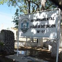 Internos de la U11 se amotinaron y quemaron colchones luego de que les quitaran sus teléfonos