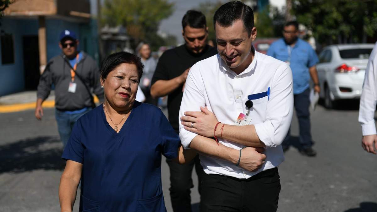 Colosio Riojas en un recorrido en Fomerrey