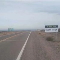 Quieren saber si está homologado el radar de velocidad que instalaron en Villa El Chocón