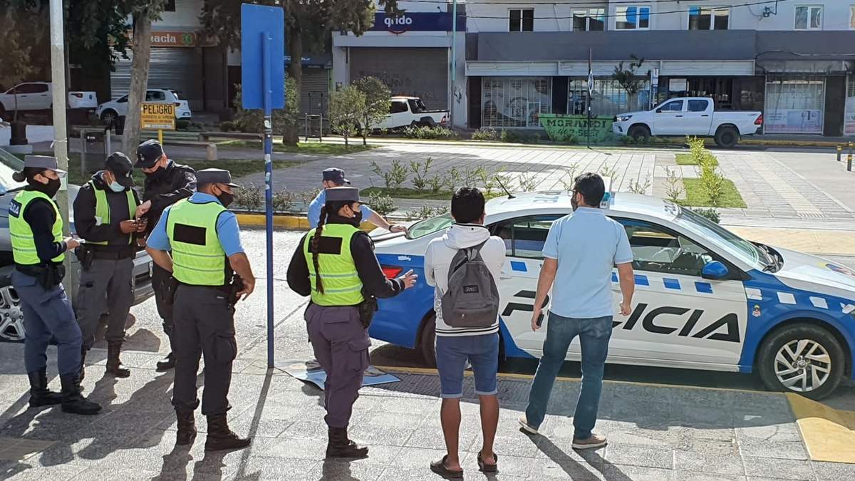 Detención en contexto de las elecciones municipales de Neuquén capital Fuente: (Twitter)