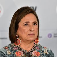 Morena parodia mensaje de librerías Gandhi: "Xóchitl, leer evitará que te robes las tesis"