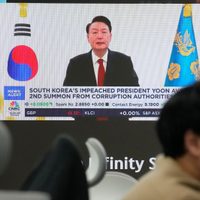 Autoridades surcoreanas solicitan orden de detención para presidente destituido Yoon