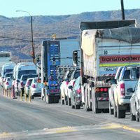 Vecinos cortan rutas en Añelo por dos reclamos esenciales