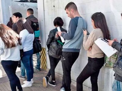 Según un estudio, 4 de cada 10 argentinos buscan un segundo trabajo