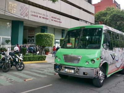 Ruta 57 denuncia abuso y persecución en operativos; es la de más quejas, responde la Semovi