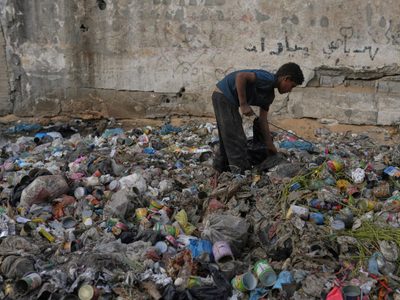 Aumentan a más de 315 los muertos por hambre en Gaza por ofensiva de Israel; hay más de 120 niños