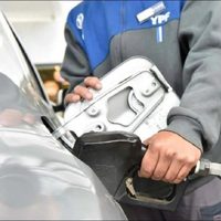 Neuquén y Cutral Co comenzaron a cobrar la tasa vial a los combustibles
