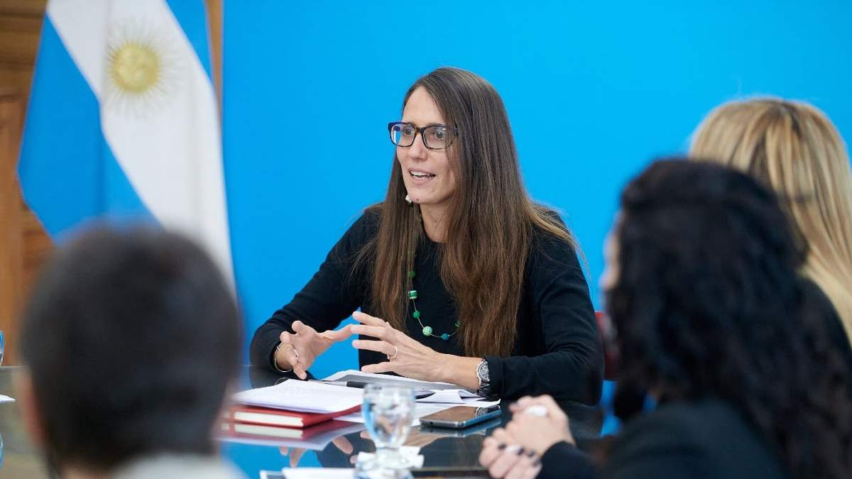 La ministra de las Mujeres, Géneros y Diversidad, Elizabeth Gómez Alcorta. Fuente: (Twitter)