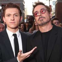 Robert Downey Jr. y Tom Holland protagonizaron juntos "Volver al Futuro" en este increíble video