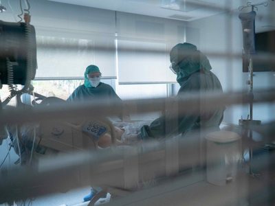 Se expande el coronavirus y reportan casi 360.000 infectados y más de 7.660 fallecidos