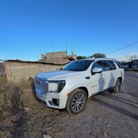 Los cuerpos de cinco hombres fueron encontrados en una camioneta abandonada en Villa Corona