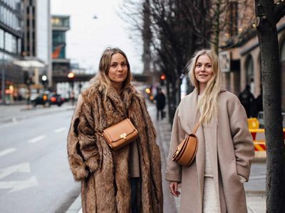 El abrigo que destrona a las clásicas parkas en invierno: así podés combinarlo