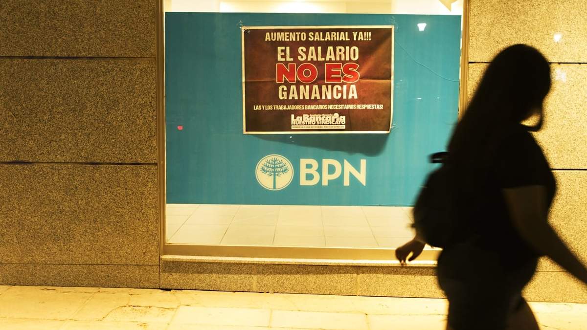 La negociación por la paritaria bancaria se extiende hasta el próximo lunes. Fuente (Emiliano Ortiz).