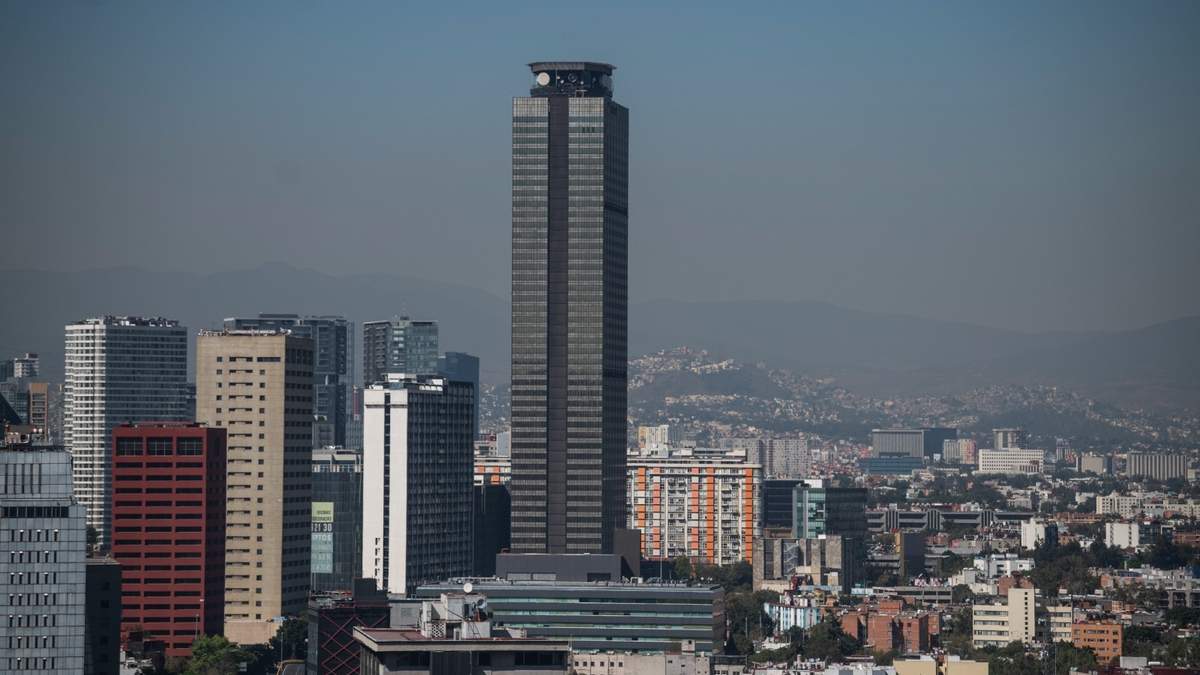 Torre de Pemex. Números rojos