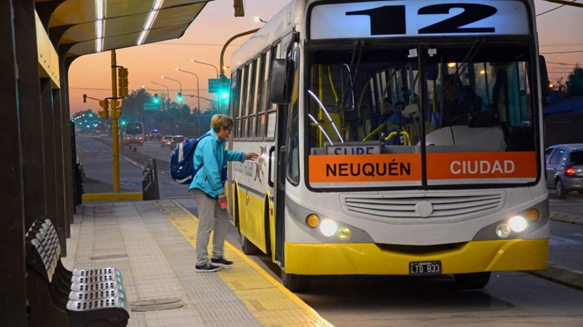 Colectivos en Neuquén. Fuente: (Twitter)