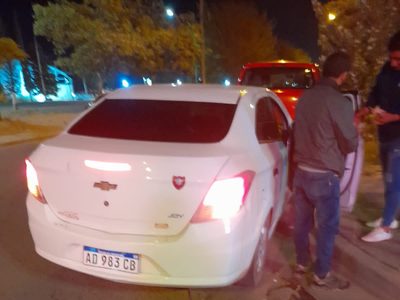 Taxistas de Neuquén amenazan con cazar Uber