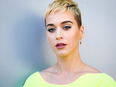 Katy Perry sigue revelando detalles de su embarazo: ahora se refirió a la madrina de lujo que eligió
