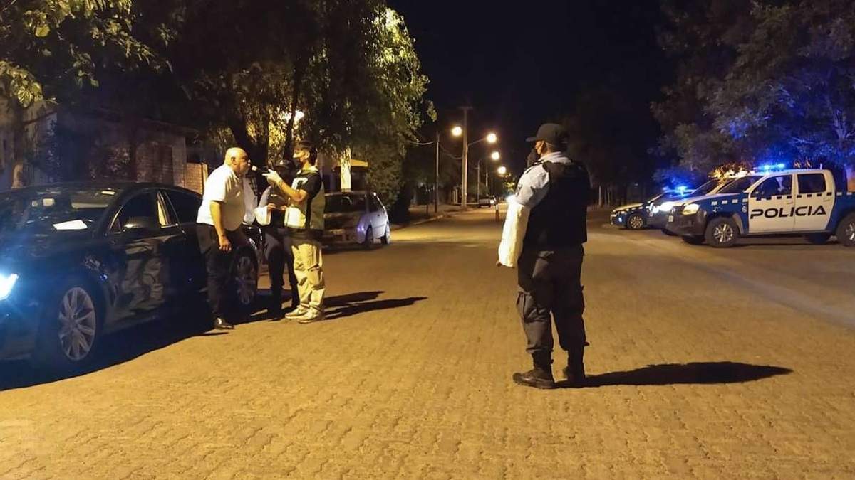 El policía fue atropellado en un control de tránsito el domingo a la madrugada. Fuente: (Nqn Informa)