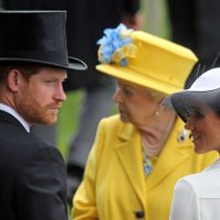 El príncipe Harry y Meghan Markle en el ojo de la tormenta: rompieron el pacto con la reina Isabel