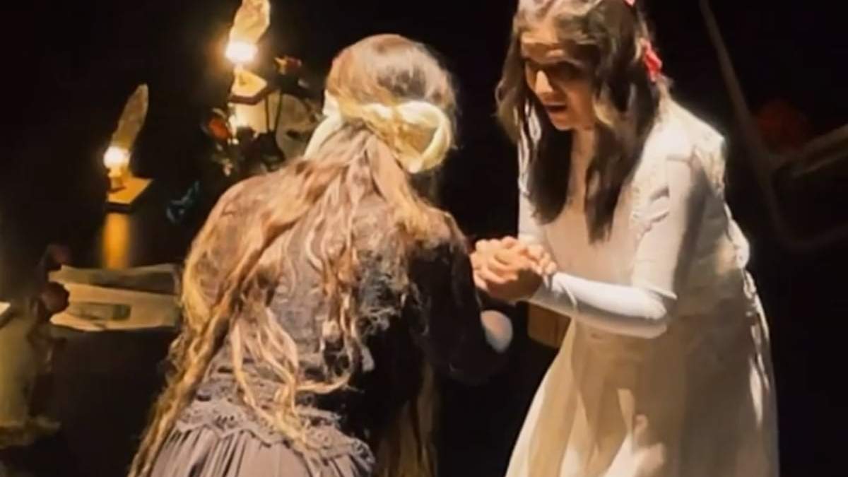 Lucía Elena Aguilera y Esthibaliz Rojas en “Stabat Mater”
