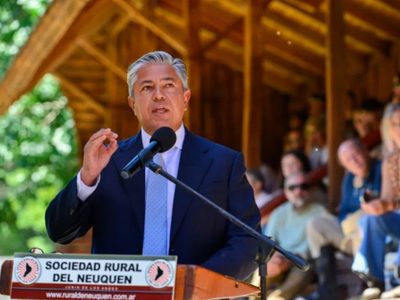 Figueroa destacó la inversión en equipamiento para prevenir y combatir incendios en Neuquén