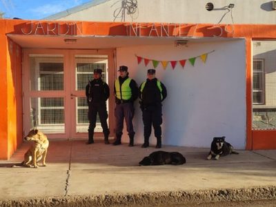 Centenario: un jardín de infantes está en medio de graves episodios de violencia callejera