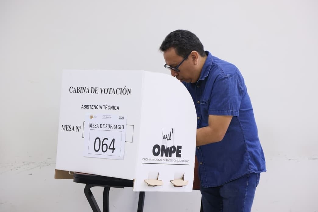 Elecciones Perú Foto Facebook  ONPE Oficina Nacional de Procesos Electorales - Perú