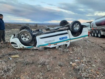 Una ambulancia volcó en la Ruta Nacional 40
