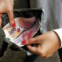 Salarios 2026: quiénes cobran aumentos y bonos de hasta $140.000 desde enero