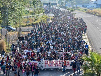 Grupo de migrantes de Honduras rumbo a EU se disuelve tras cruzar sólo Guatemala