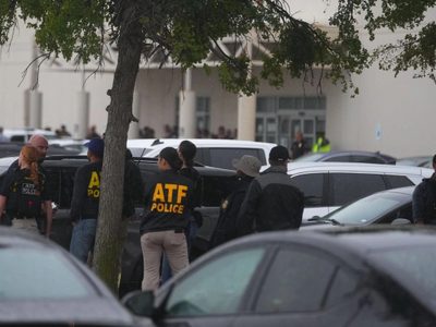 Tirador suicida disparó en un centro de inmigración