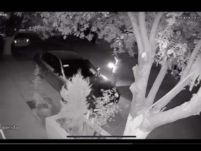 Sujeto incendia el auto del periodista Fernando Rodríguez en Ciudad Acuña, Coahuila (video)
