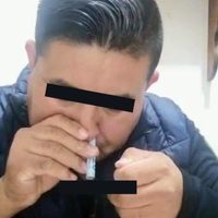 Edomex: Separan a jefe policiaco tras video donde inhala líneas de polvo blanco
